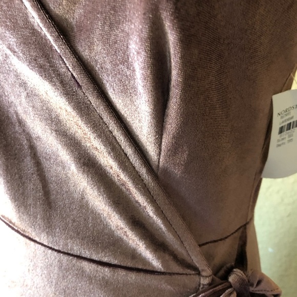 Rokoko Velvet Wrap-around Dress - Picture 7 of 8